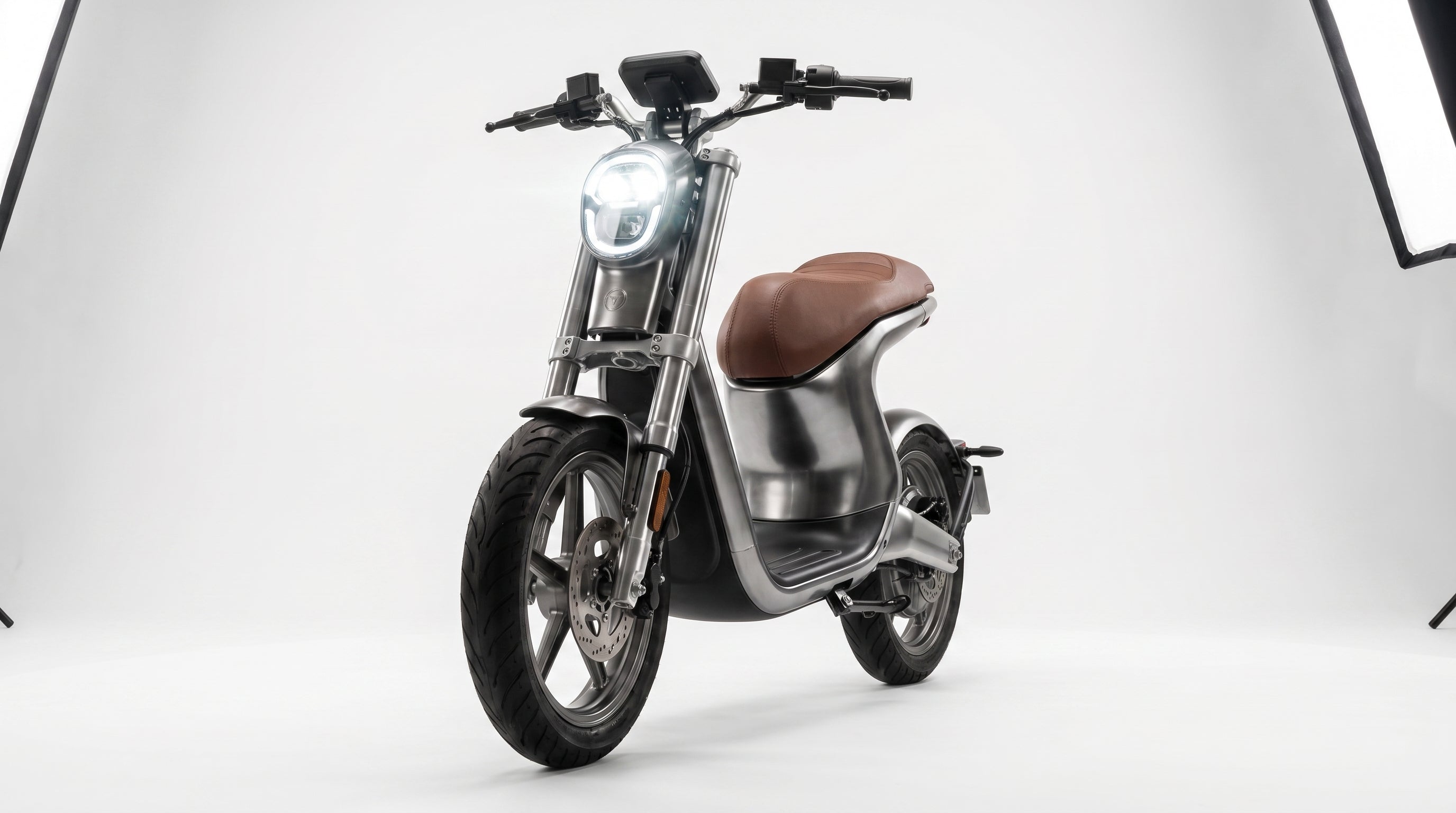 Neo Urban Scooter: O Futuro da Mobilidade com Elegância