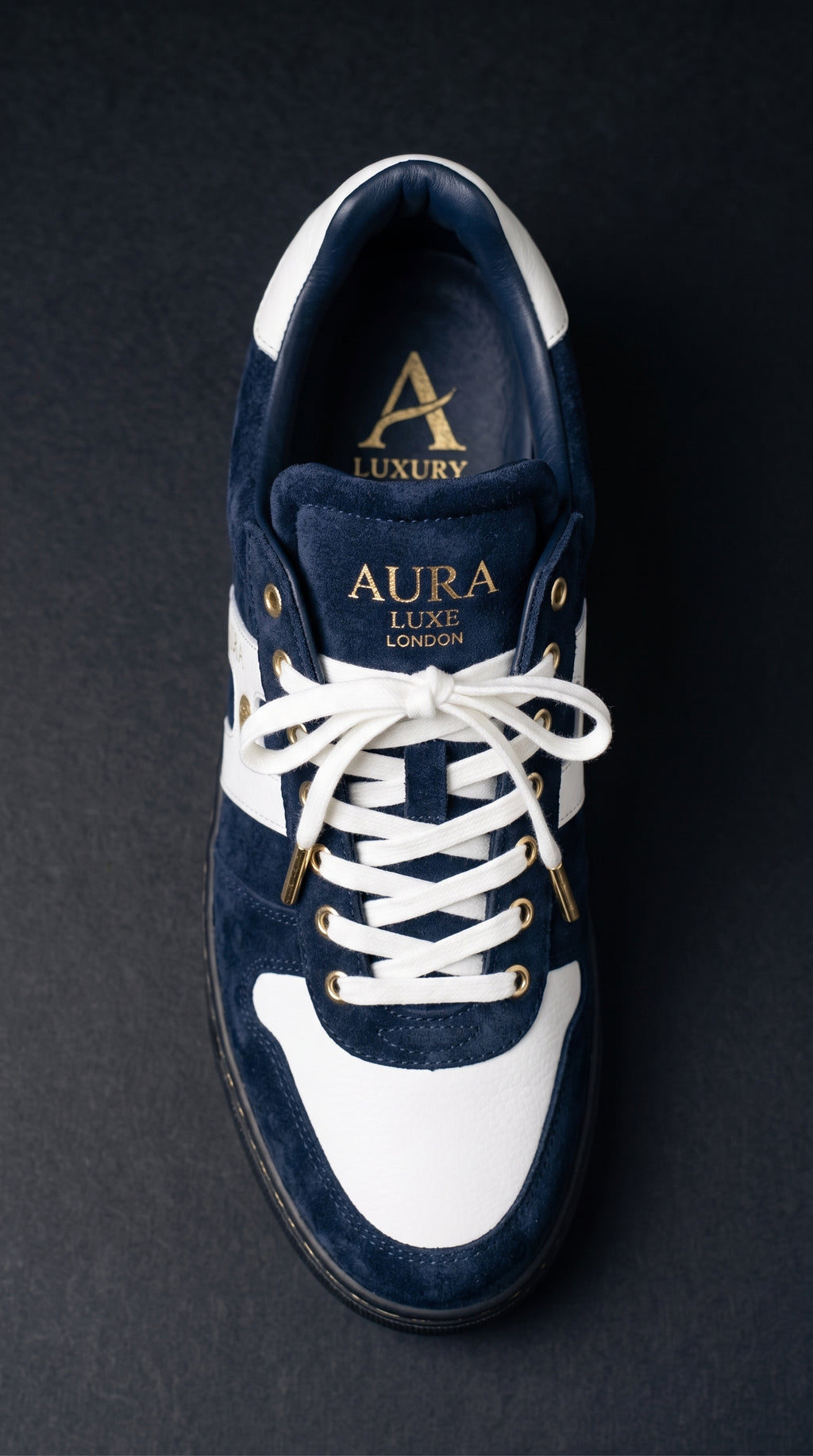 Azure Monarch — Vista superior com ilhós dourados e cadarço branco acetinado